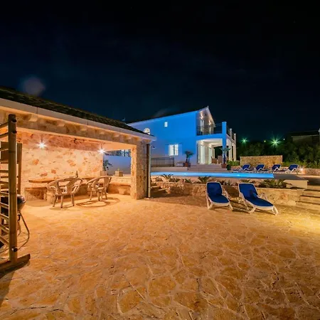 Villa Villa Temida *