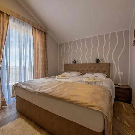 Villa Temida Vila *